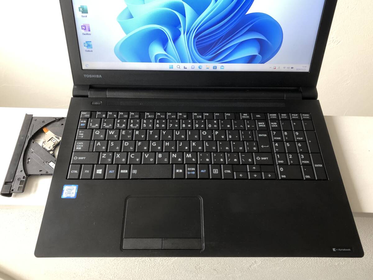 東芝 dynabook B65/J Core i3 8130U 2.2GHz/メモリ 8GB/SSD 256GB/モニター 15.6型HD(1366x768)/Win11/office/カメラ 【8R4WK】送料無料