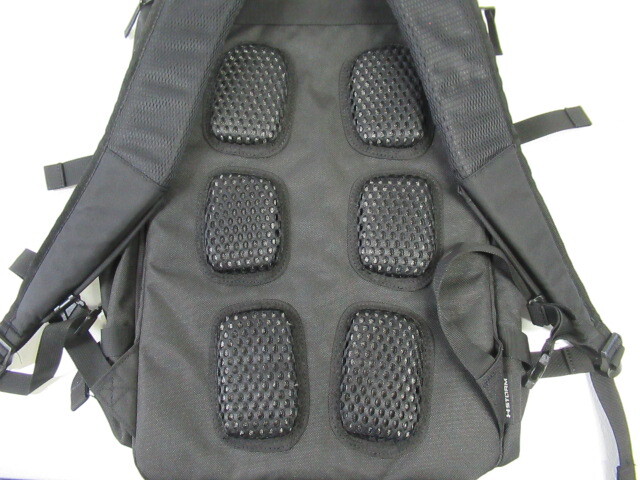 *UNDER ARMOUR Under Armor cool backpack 30L training unisex rucksack black / black tag attaching / unused goods 