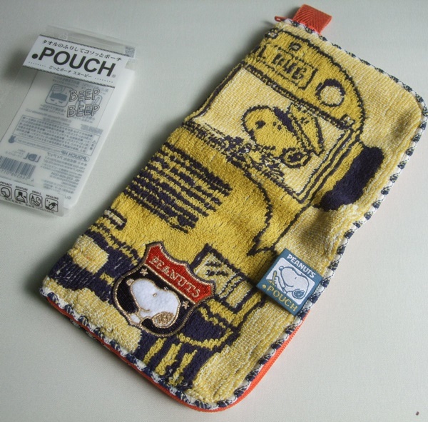 スヌーピー POUCH ポーチ 未使用品＊タオルのふりしてコソッとポーチ＊ PEANUTS スクールバス柄 の画像2