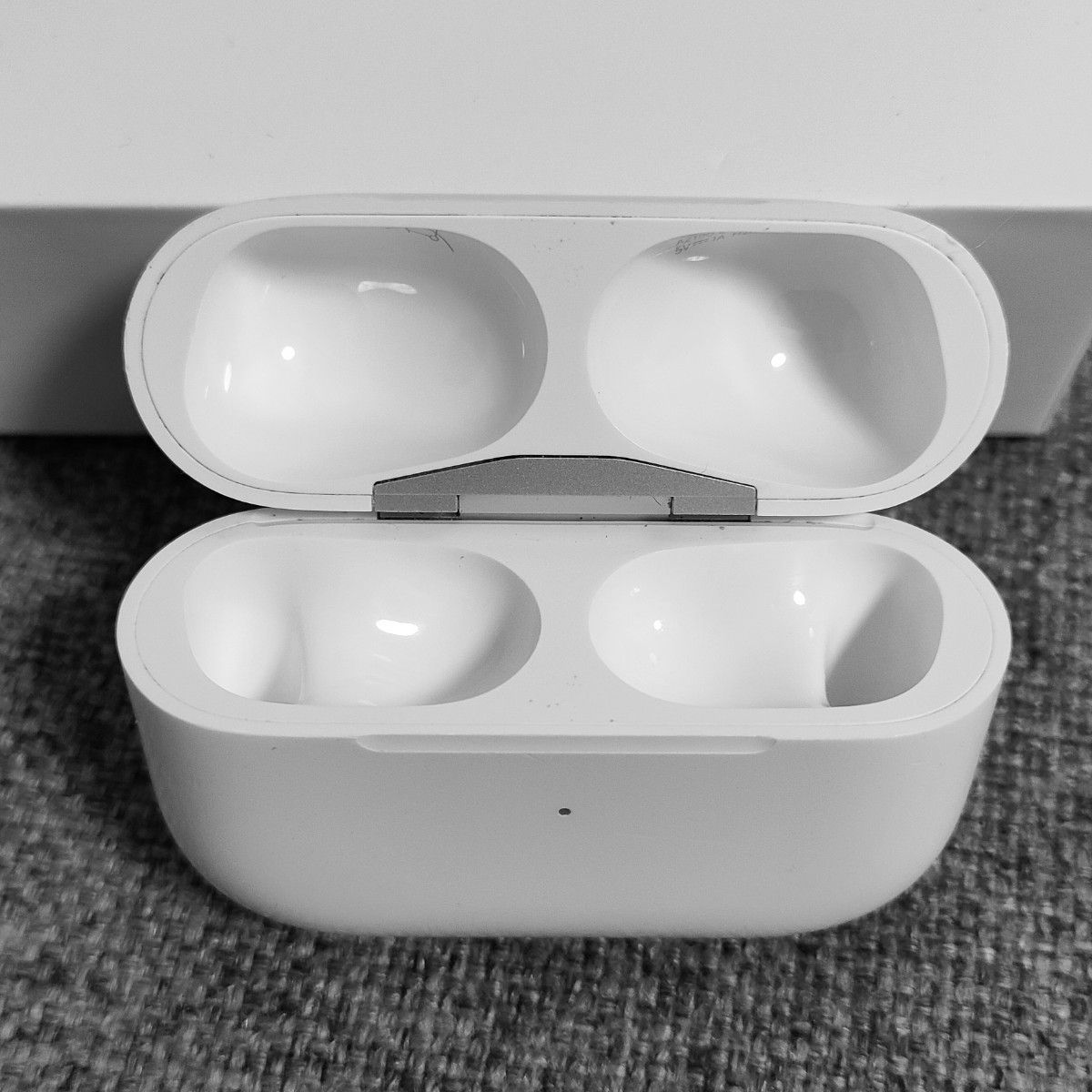 Apple AirPods Pro 充電ケースのみ 355|Yahoo!フリマ(旧PayPay Apple AirPods Pro 充電ケースのみ 355|Yahoo!フリマ(旧PayPay