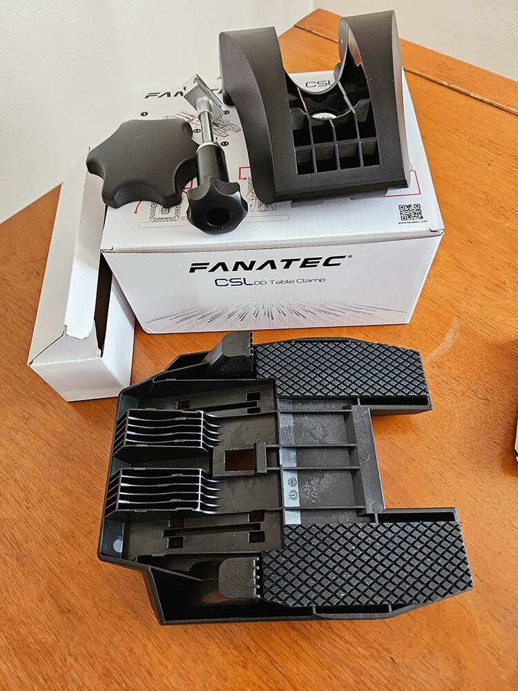 1円スタート売り切り！Fanatec CSL DD Table Clamp テーブルクランプ　未使用_画像2