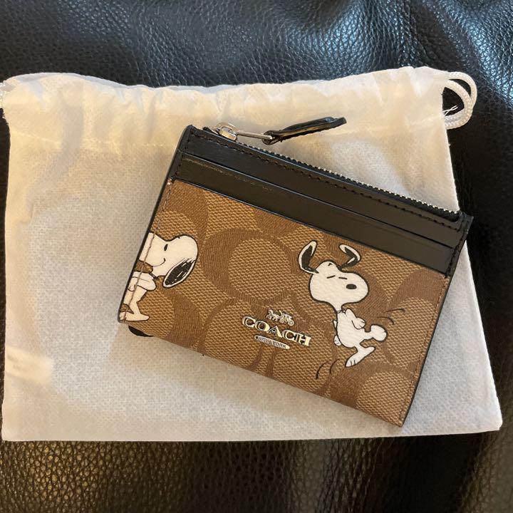 ラスト１品　COACH　コーチ 　パスケース スヌーピー　PEANUTS　SNOOPY　未使用 再入荷_画像1