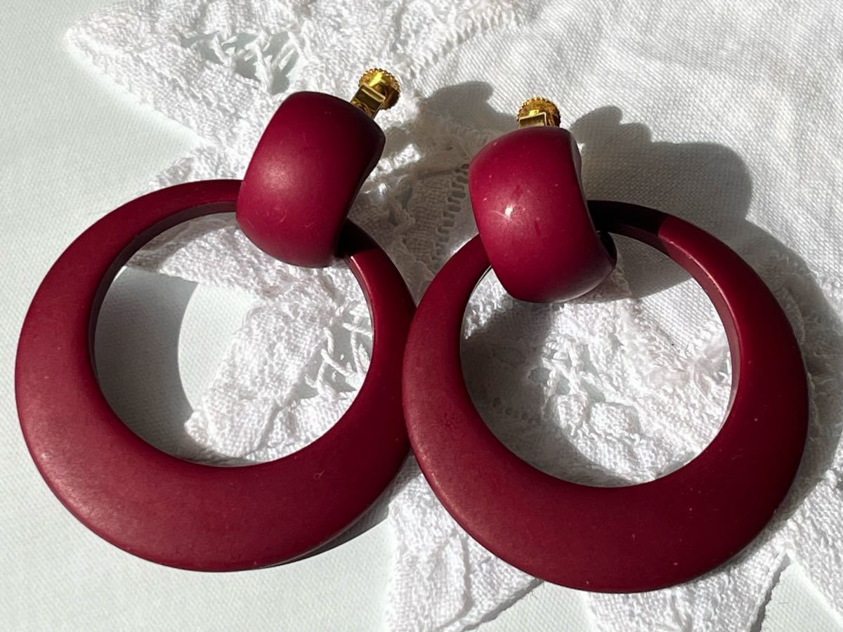 ヴィンテージ ** ボリューム感たっぷりのフープモチーフイヤリング vintage earrings_画像1