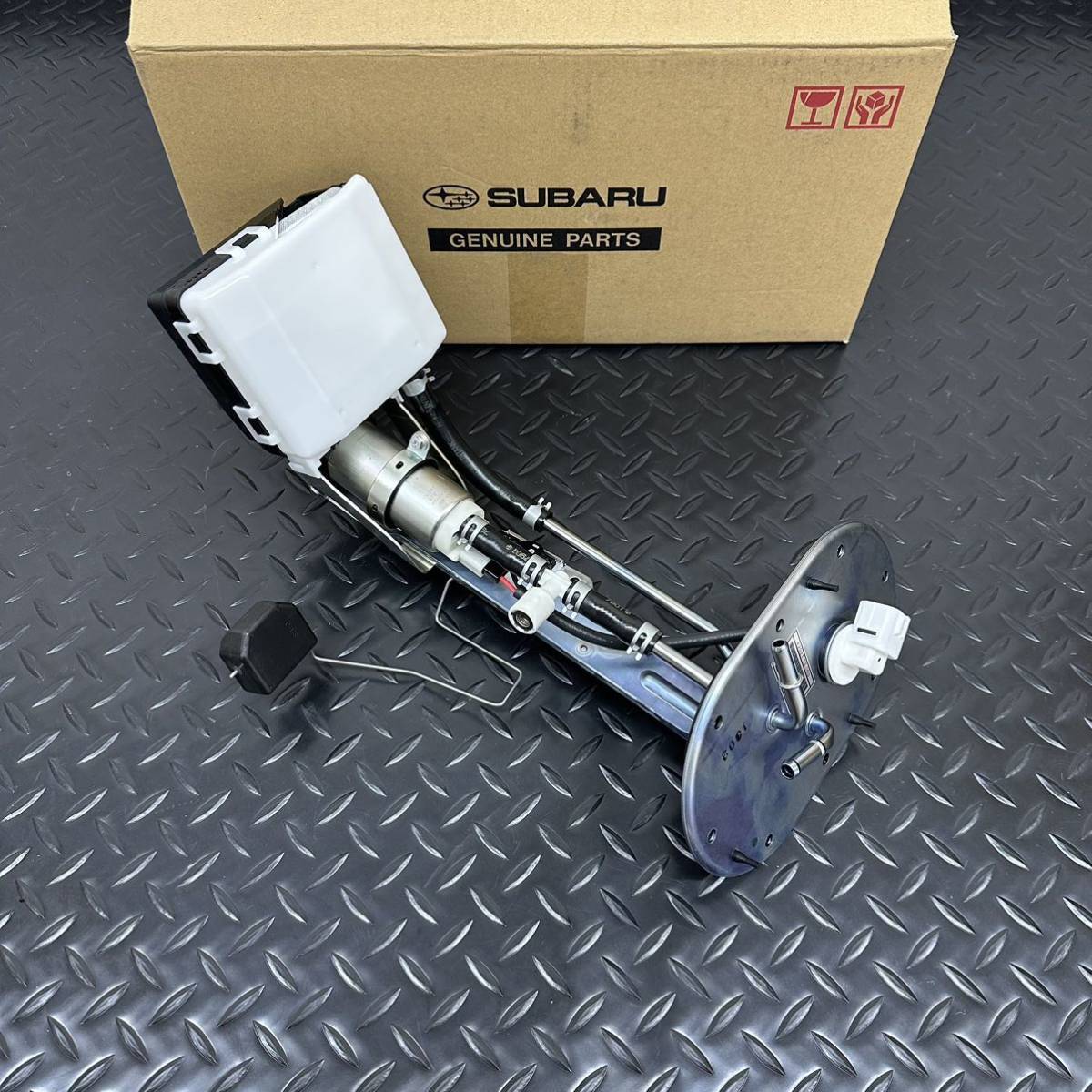 ★新品 SUBARU スバル インプレッサ GDB スペックC RA-R 純正採用 チャンバー付き 燃料ポンプ フェールポンプ_画像2