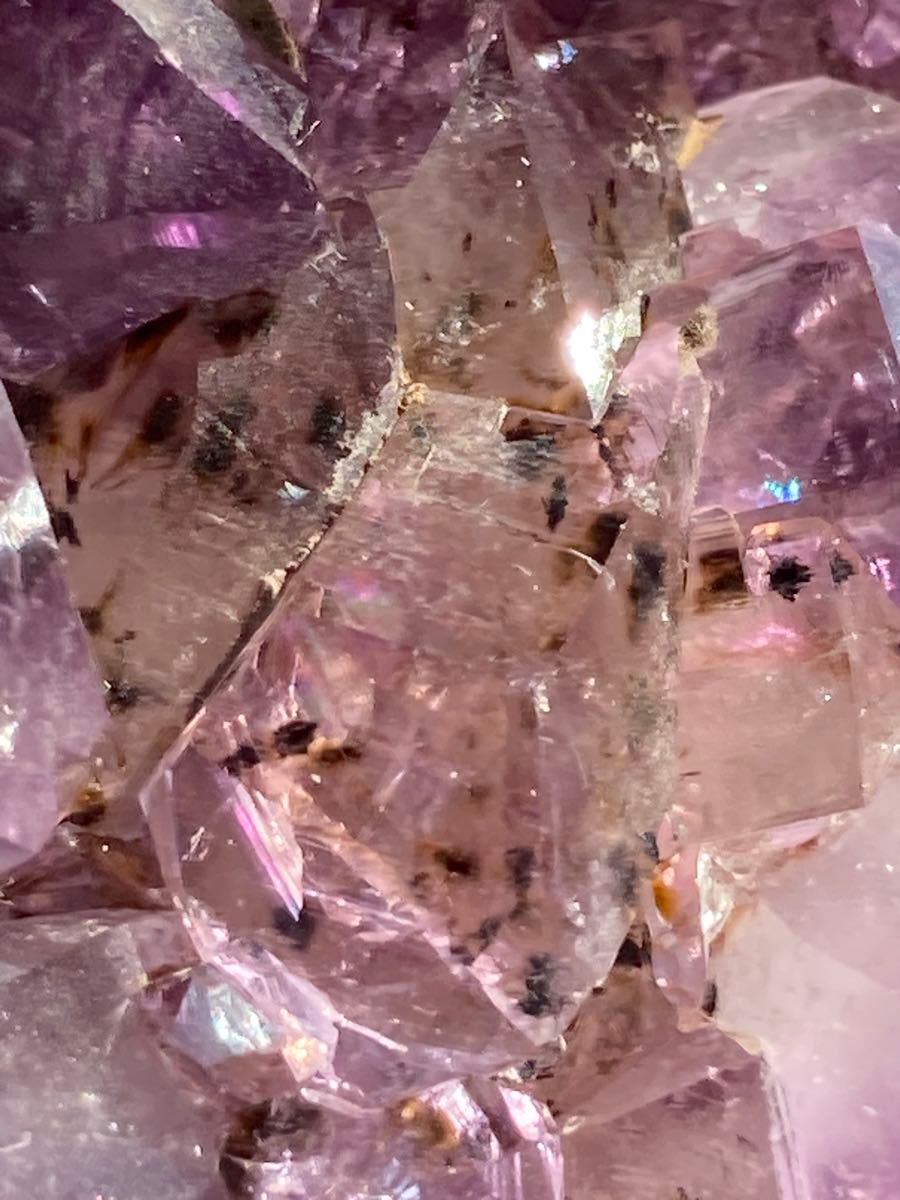 アメジスト　クラスター　カコクセナイトイン　天然石　原石　虹入　紫水晶