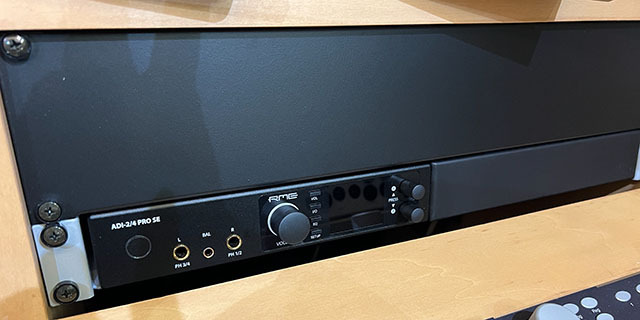 RME ADI2/4 Pro SE（ラックマウントパネル付き）_画像1