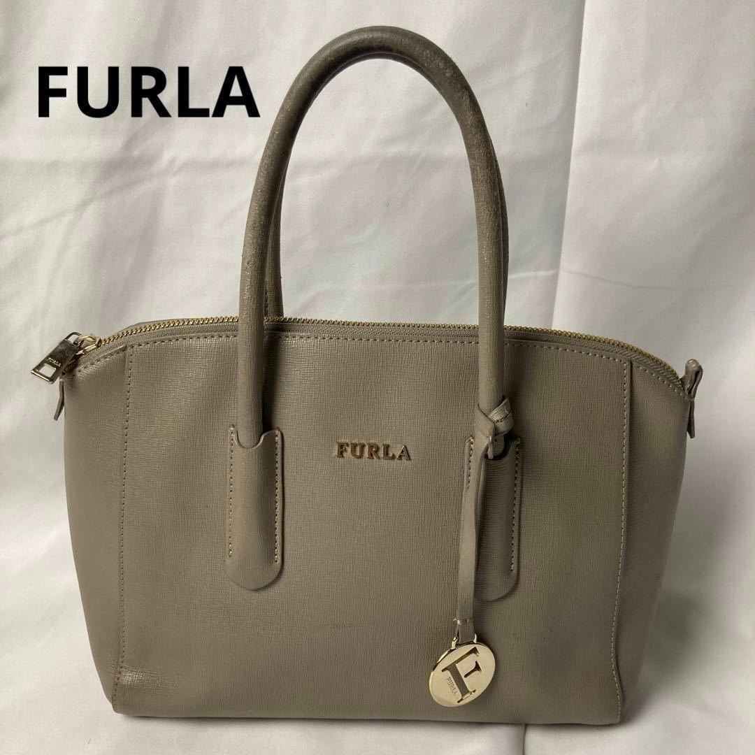 FURLA　フルラ　ハンドバッグ　グレー系　チャーム付き_画像1