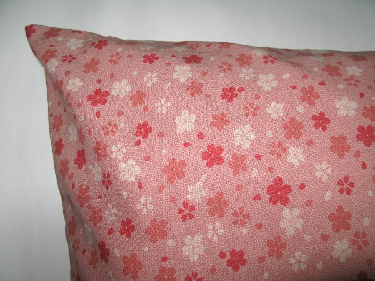 メディカル枕のカバーを作りました【52×80】桜 ピンク系①★ファベ枕・オルトペディコ・アンナブルーにもぴったり！★ハンドメイドの画像2