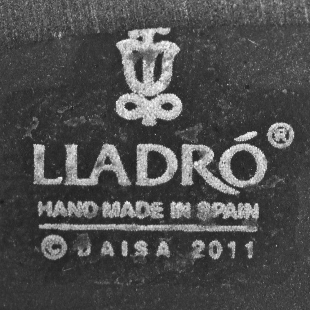 リヤドロ Lladro 忠実なグレイハウンド 黒 No.8606 ブラック 犬 オブジェ 置物 磁器_画像7