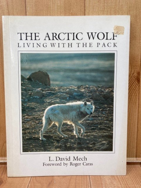 洋書/北極狼 写真集 he arctic wolf living with the pack 　CIK469_画像1