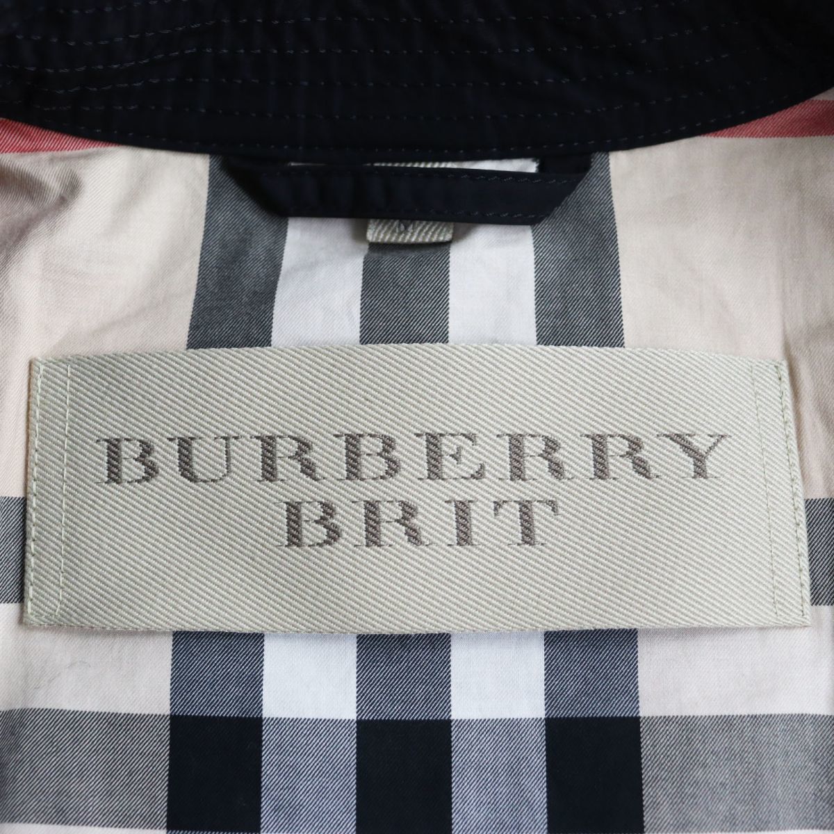 【ドンドン見直し】美品●BURBERRY BRIT バーバリーブリット 裏地ノバチェック柄 ナイロントレンチコート ブラック M メンズ ベルト付き_画像6