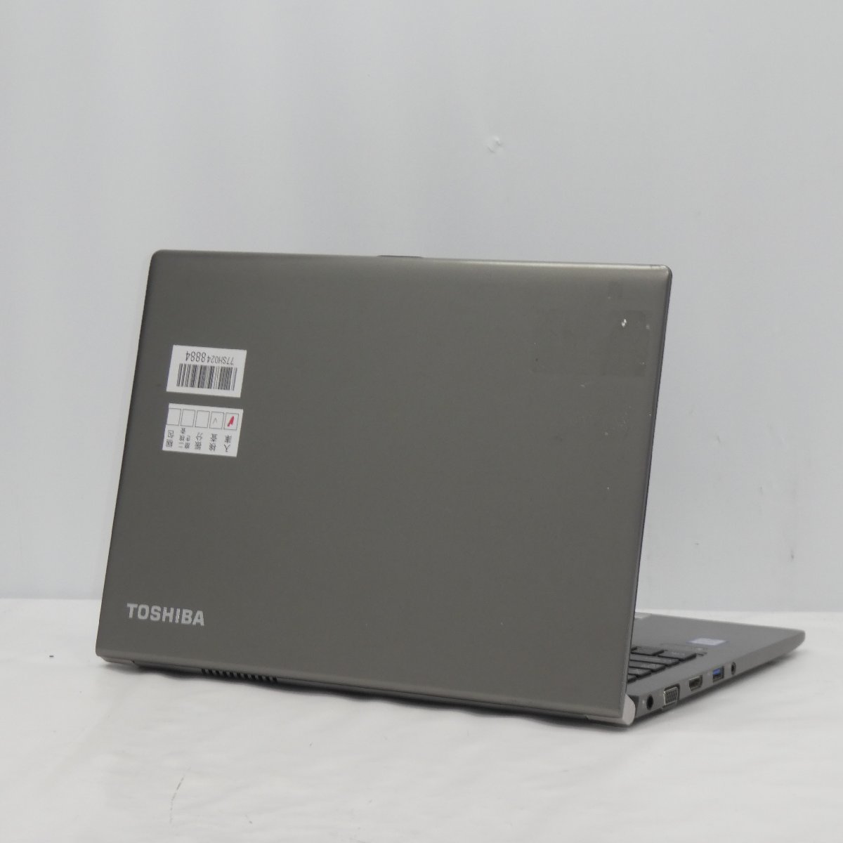 【ジャンク】TOSHIBA DynaBook R63/K Core i5-6200U 2.3GHz/8GB/SSD256GB/13インチ/OS無/AC無【栃木出荷】_画像2