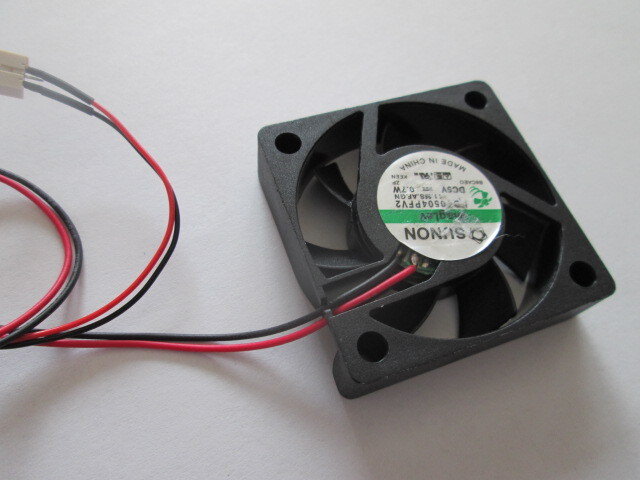 SUNON компьютер охлаждающий вентилятор DC5V ( работоспособность не проверялась )