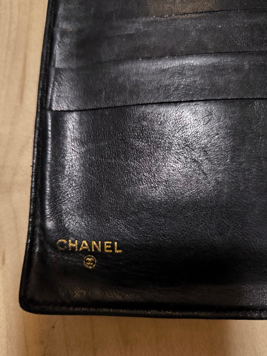 本物！CHANEL シャネル デカココ キャビアスキン 長財布