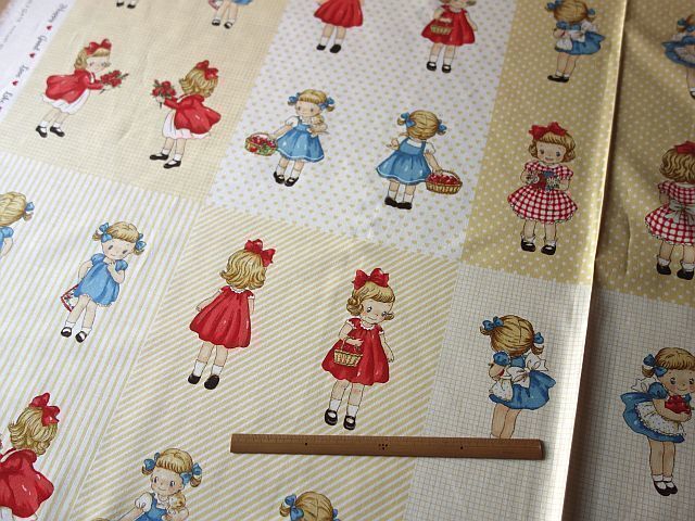 現品！■約((90+20)+(90+7))×108cm巾■QUILTGATE Margaret＆Sophie パネル柄 イエロー■_画像3