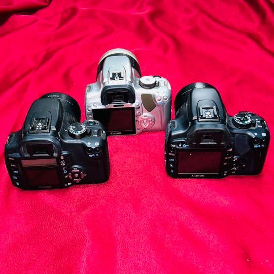 【説明文必読】[動作品] 一眼レフ デジタルカメラ Canon EOS kiss N ＆ EOS kiss X 2台 レンズセット 3台 お買い得品_画像2