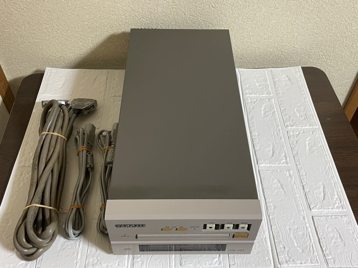 TASCAM タスカム CD-701 RC-701 業務用CDプレーヤー　現状品 本体 リモートコントローラー付き_画像5