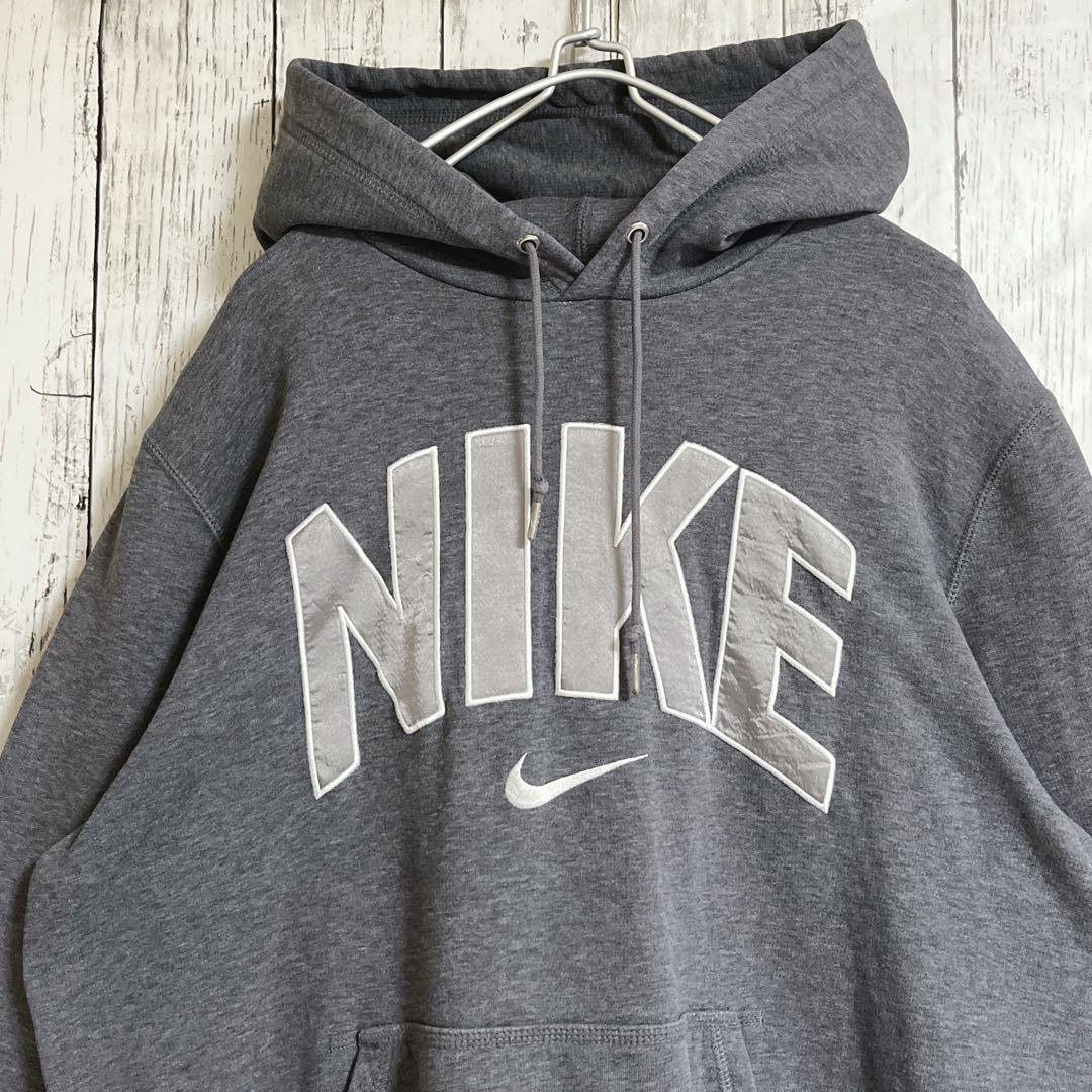 NIKE ナイキ プルオーバーパーカー フーディ L グレー 刺繍 センタースウッシュ ビッグロゴ US古着 アメカジ HTK3146