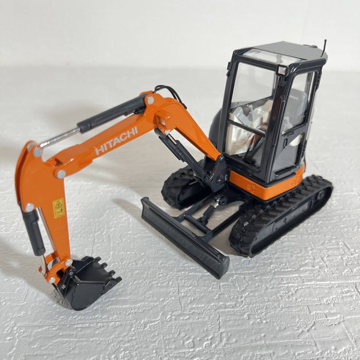 日立　HITACHI　ZAXIS35U　後方超小旋回型ミニショベル　1/30　ミニカー　1-18_画像4