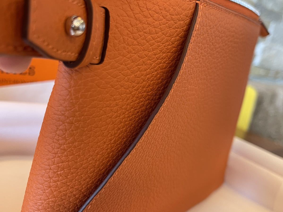 【新品未使用】　HERMES エルメス クラッチバッグ レザー ウォレット メンズ　オレンジ_画像10