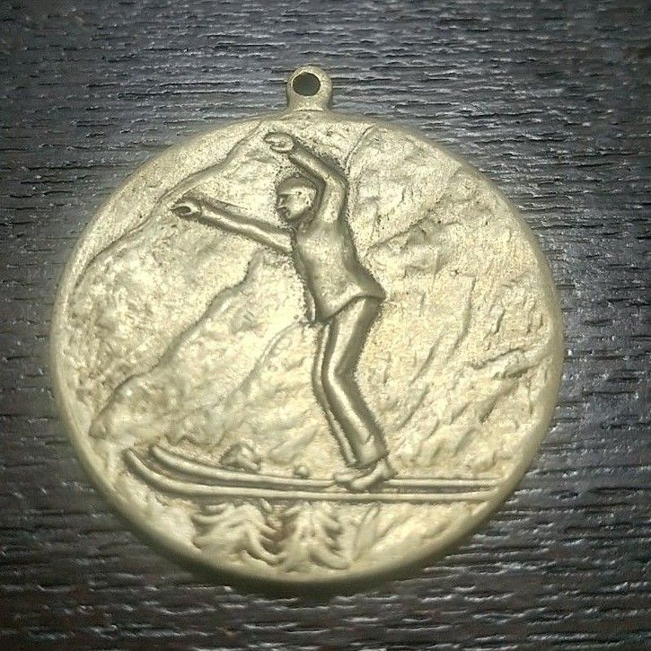 94年前のメダル　グリコ　おまけ　森永　1930年　戦前　MORINAGA''S  GIFT 金メダル　当時物　 チャーム　希少