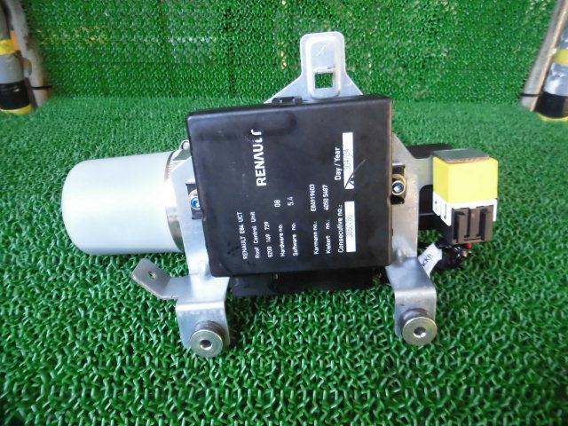 * Renault Megane glass roof cabriolet 05 year EMF4 oil pressure pump ( stock No:A22403)