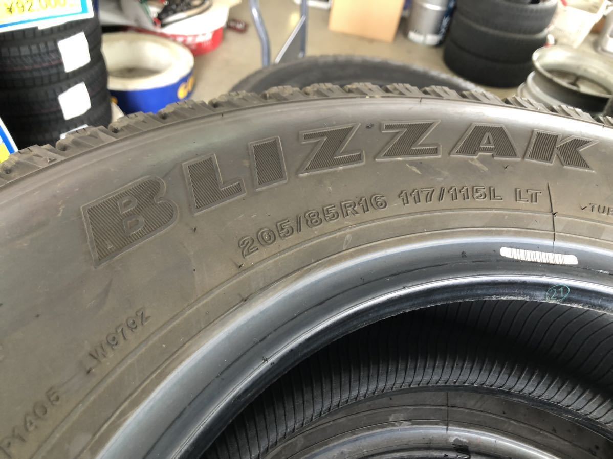 ブリヂストン BRIDGESTONE 2018年式　　205/85R16 ブリザック　BLIZZAK スタッドレスタイヤ　冬タイヤ　カー用品　トラック　I_画像6