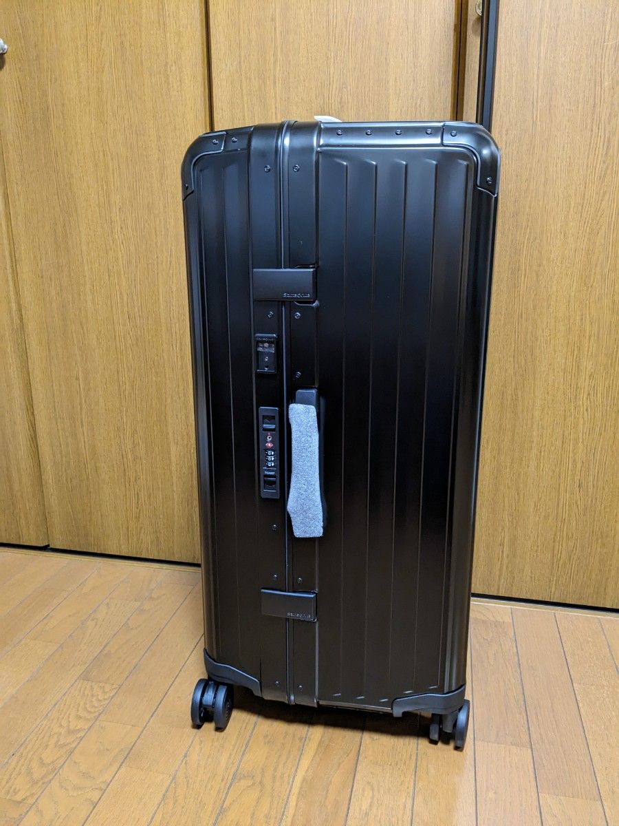 新品未使用 10年保証付 サムソナイト ライトボックスアル 新品未使用 10年保証付 サムソナイト ライトボックスアル