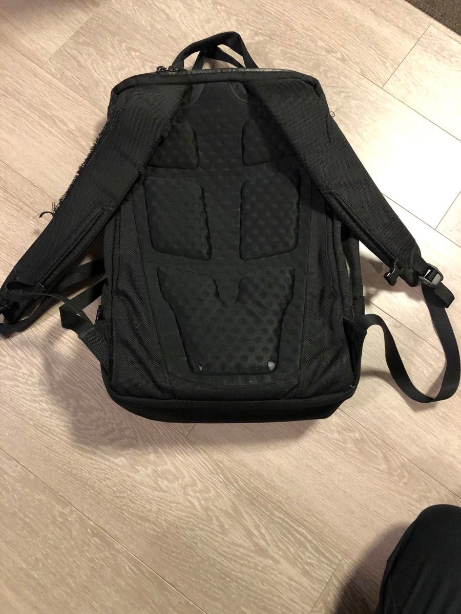 North face shuttle series バックパック 20L