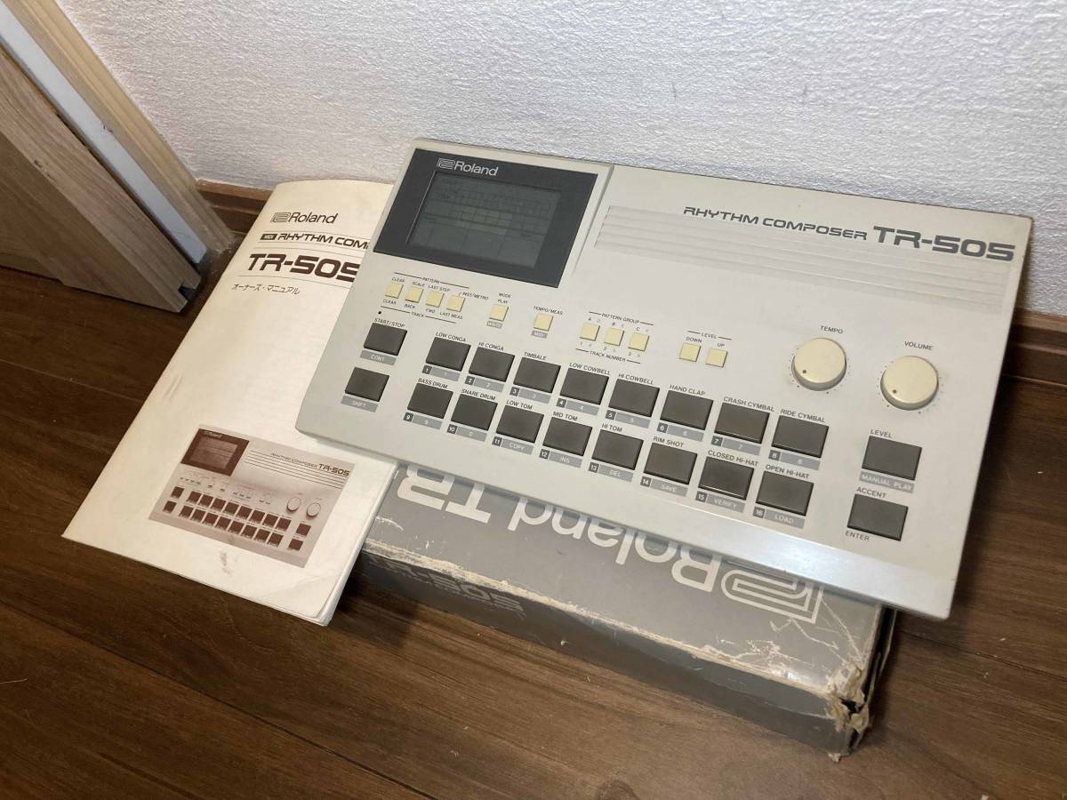 ROLAND TR-505 animation have rhythm machine Roland 