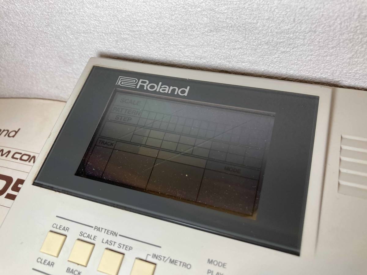 ROLAND TR-505 animation have rhythm machine Roland 