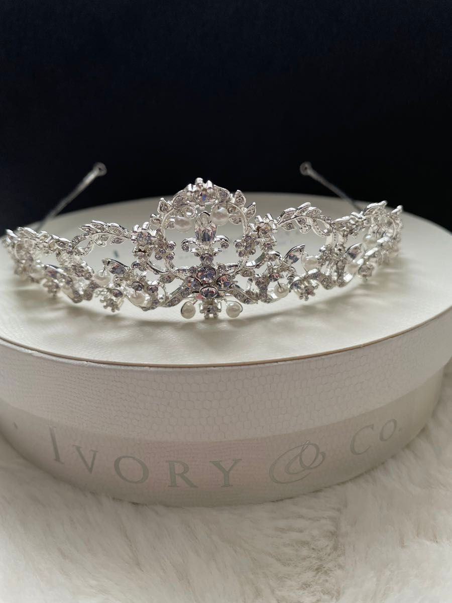 ★新品未使用★ Ivory & Co ティアラ Charlotte ☆新品未使用☆ Ivory & Co ティアラ Charlotte(Ivory &Co