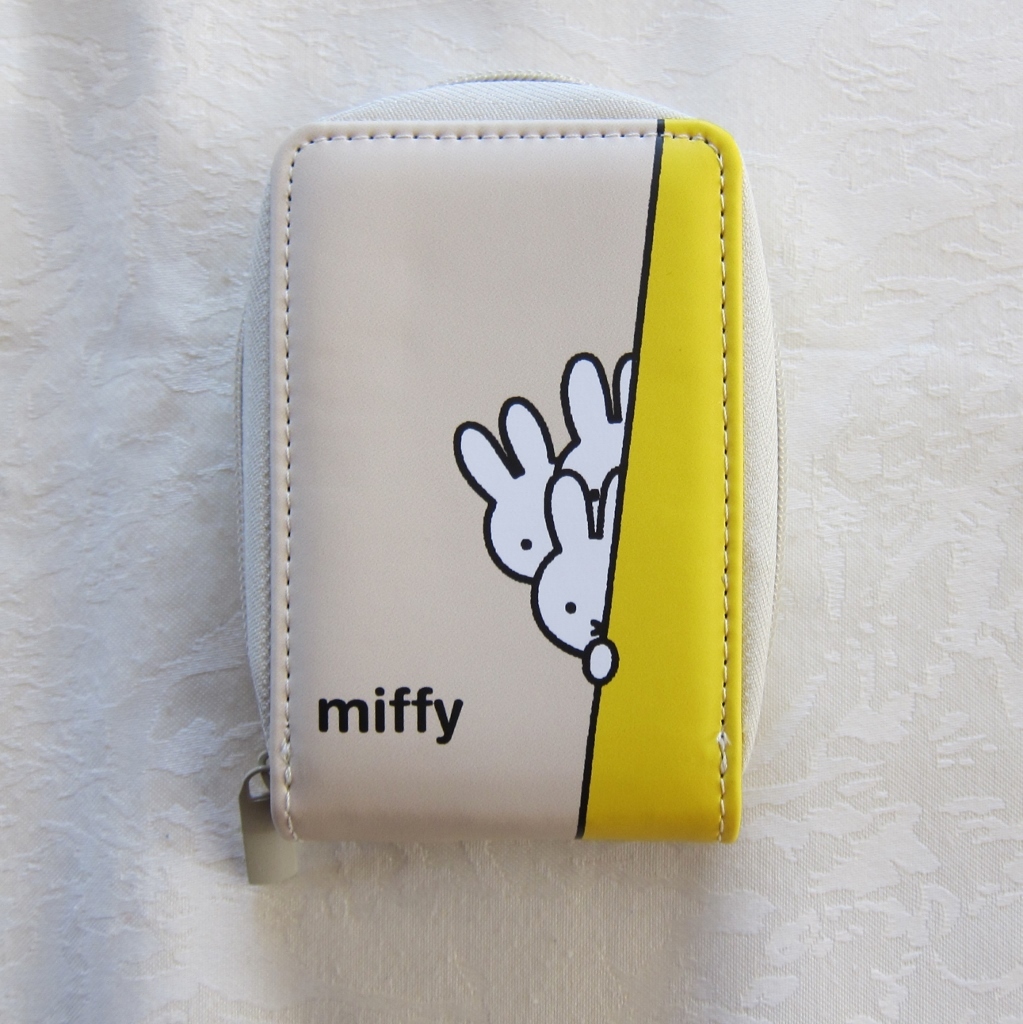 InRed2022 год 3 месяц дополнение miffy Miffy гофра тип футляр для карточек внутри сторона карман 12* наружный карман 2 новый товар * не использовался 