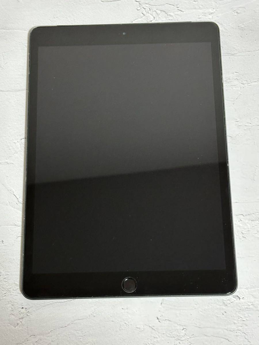 iPad 8世代 32GB セルラーモデル スペースグレー アメリカ版 sku32_画像2