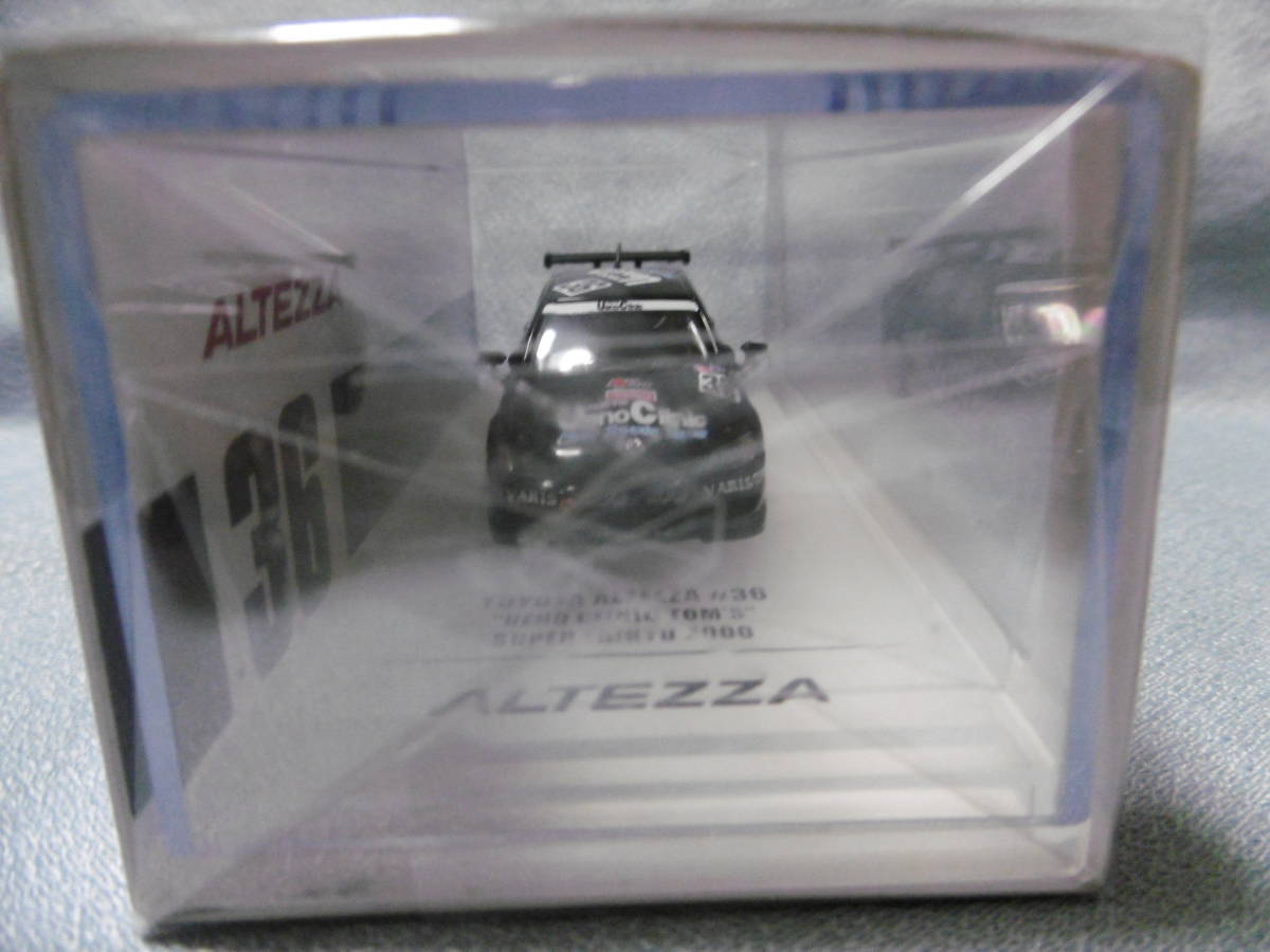 未開封新品 INNO 1/64 TOYOTA ALTEZZA #36 "UENO CLINIC TOM'S" SUPER TAIKYU 2000の画像3