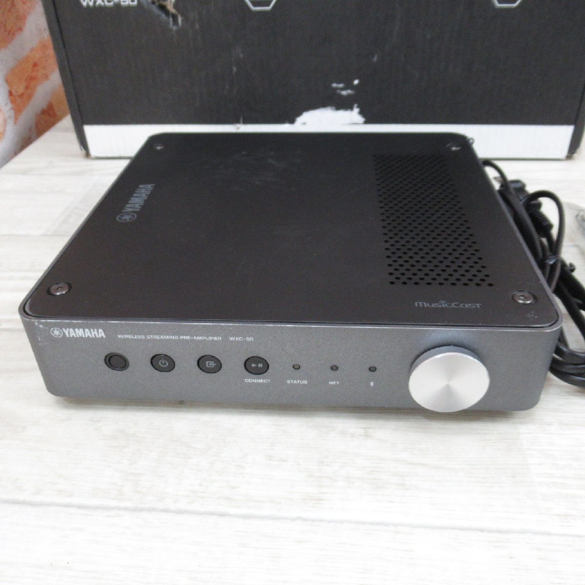 RJ827/1円スタート/ヤマハ ワイヤレスストリーミングアンプ Bluetooth MusicCast 対応 プリアンプ型 ダークシルバー WXC-50_画像2