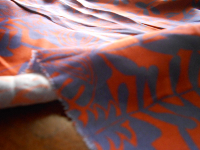 イタリア製処分【y-30】★デシンプリント紺赤135巾1.6m_画像2