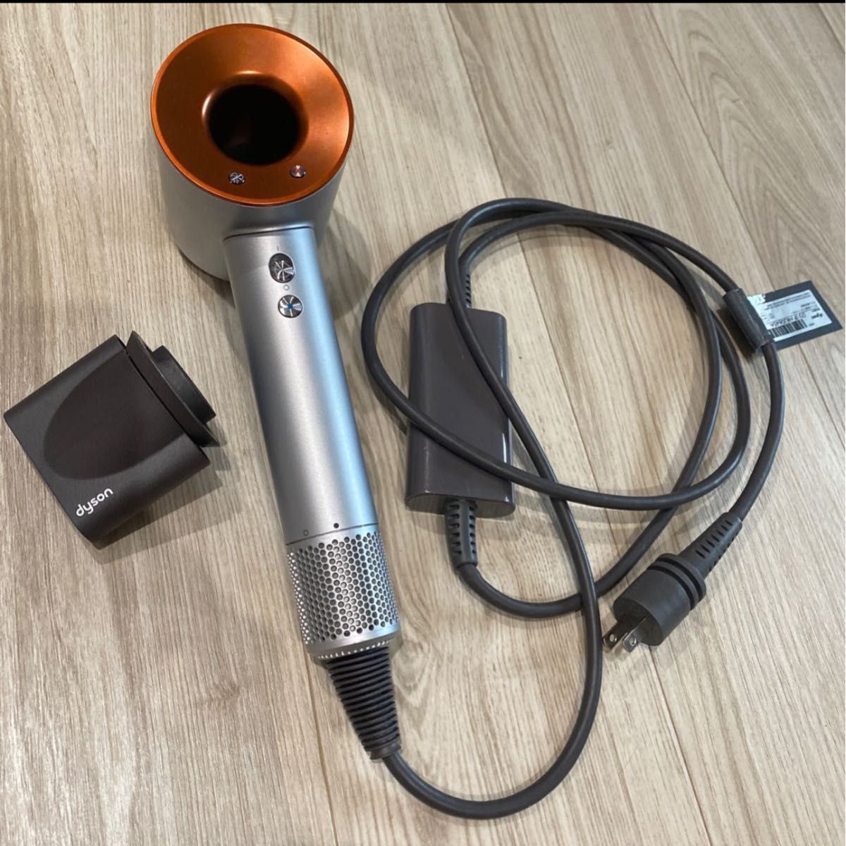 ダイソン】ドライヤー HD03 ニッケル コッパー dyson ダイソン ダイソン】ドライヤー HD03 ニッケル コッパー dyson ダイソン