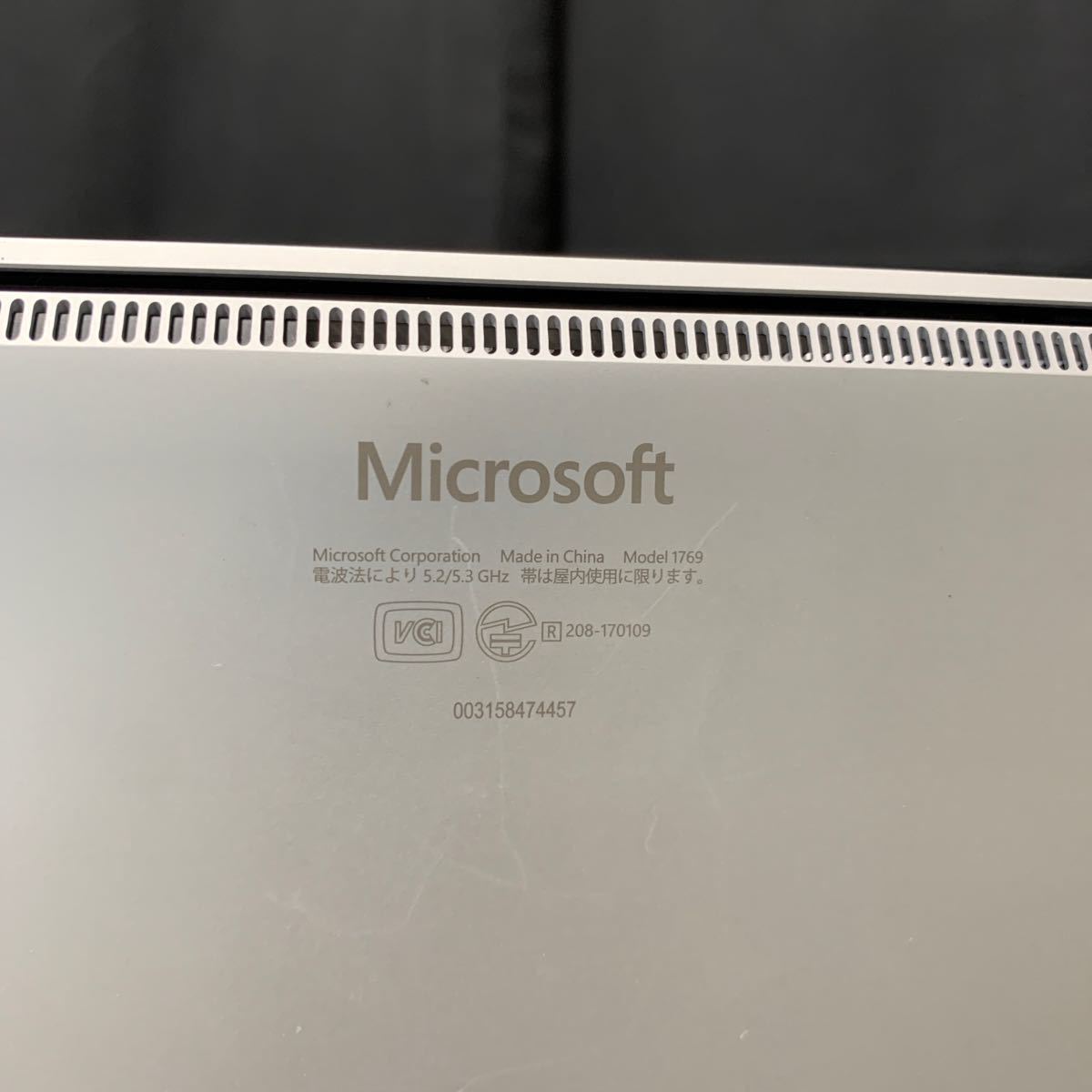 Microsoft Model 1769 Surface Laptop ? シルバー 電源コード 付き 通電確認済み 初期化済み ノートパソコン マイクロソフト ノートPC _画像9