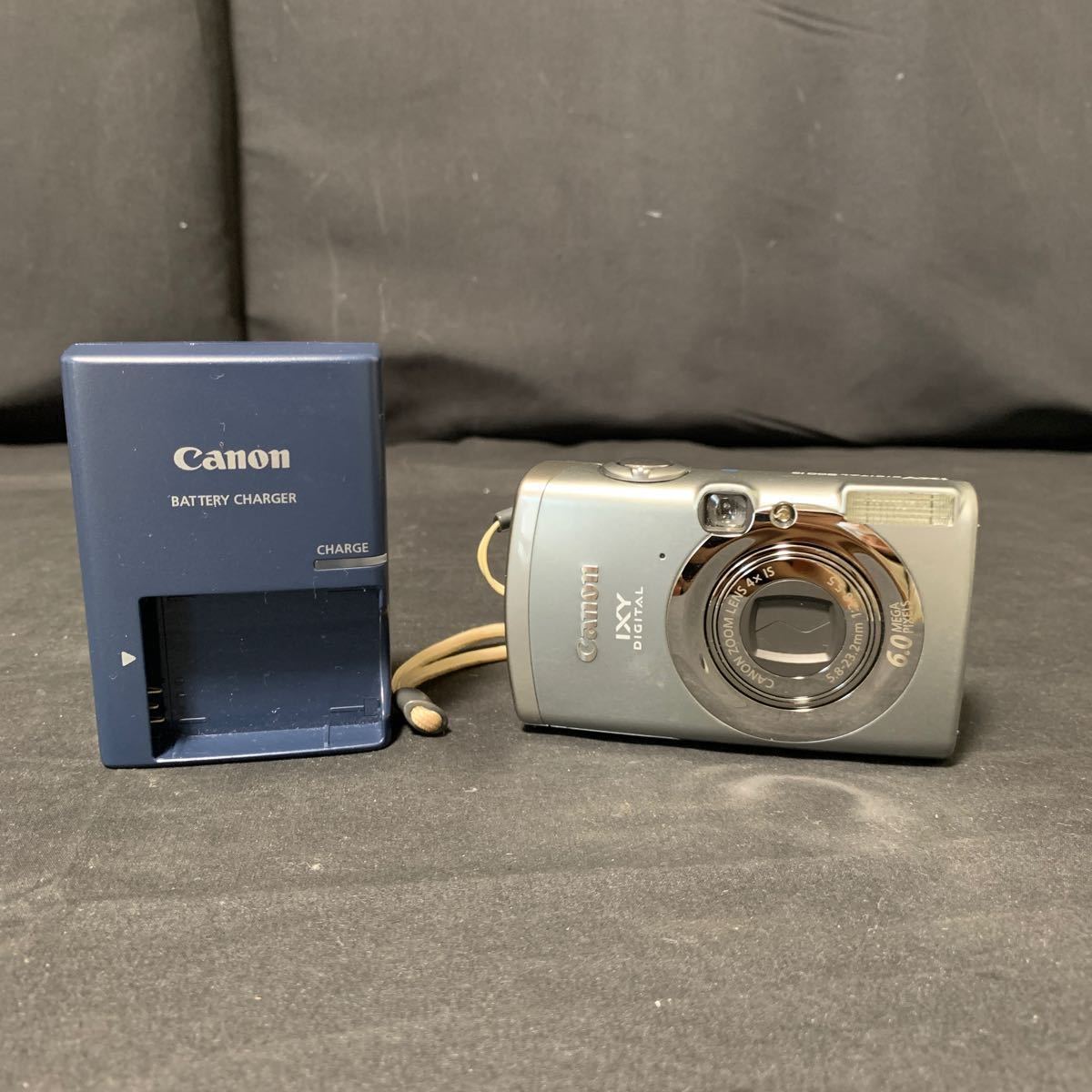 Canon IXY DIGITAL 800 IS compact digital camera PC1176 Canon IXY DIGITAL 800 IS compact digital camera PC1176