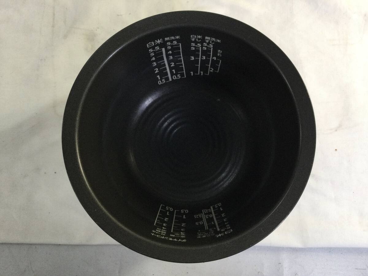 【803】RC-BK10VRR TOSHIBA 東芝 5.5合炊き 真空 IH 炊飯器 炊飯ジャー 2021年製 中古品_画像4
