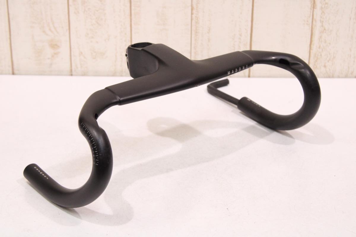 レビュー高評価の商品!の商品をすべて ★TREK トレック MADONE SLR Gen 7 Barstem ステム一体型カーボンドロップハンドル 350/380/90mm(C-C) ドロップハンドル