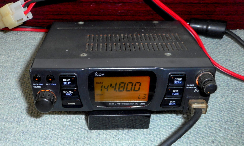 ICOM IC-281型　１４４MHZ送受信機　４３３MHZ受信のみ　古いのでジャンク扱い　NC/NR願い。_画像1