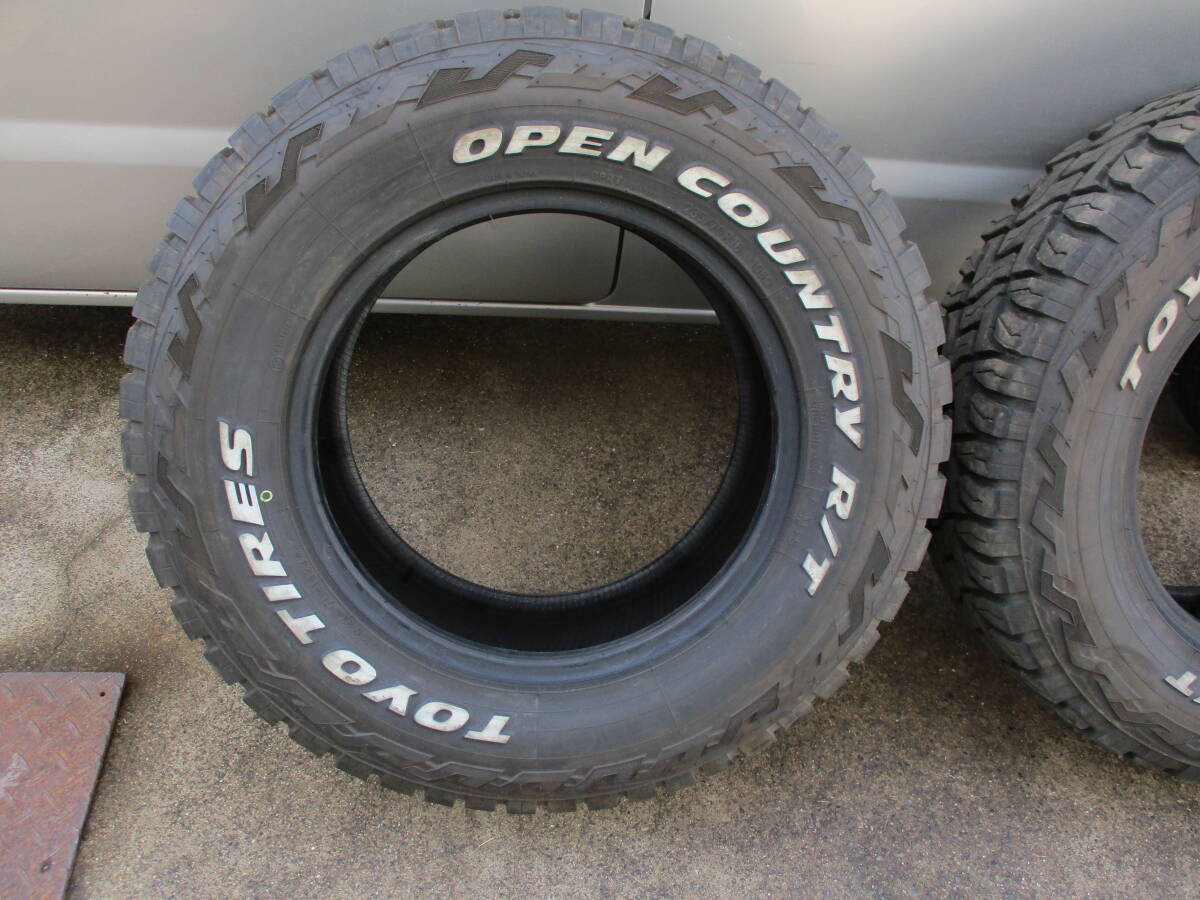 ２３５/７０R１６　TOYO　OPEN　COUNTRY　R/T　２０２３年製　２本セット　画像判断_画像2