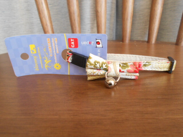 猫　フレイム　ブルーミー　はずれる猫首輪　花もんよう　リボン　白 鈴付 セーフティバックル サイズ調節可能　日本製_画像3