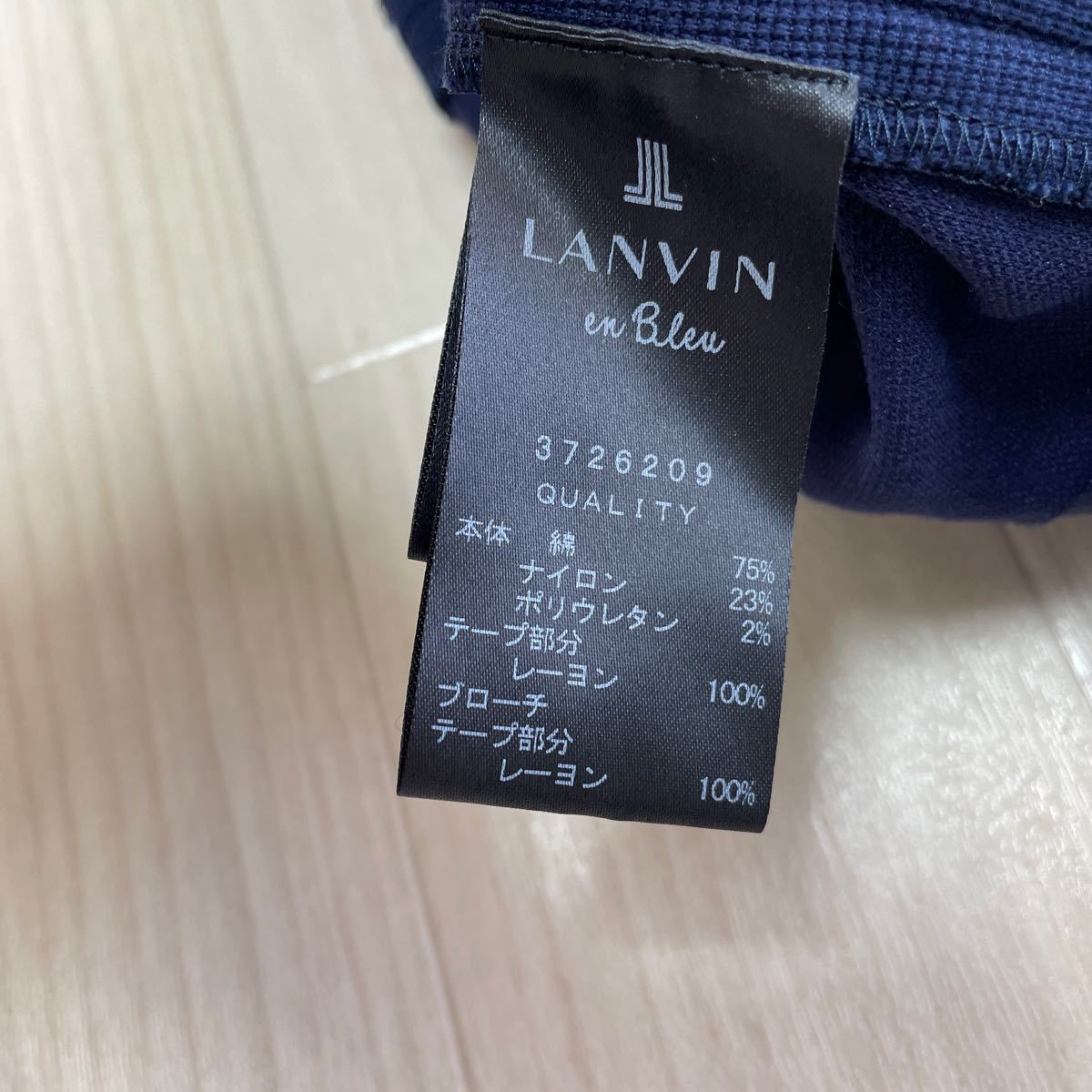 ランバンオンブルー LANVIN en Bleu レディース ジャケット ネイビー 金ボタン サイドチュール 日本製 サイズ38_画像3