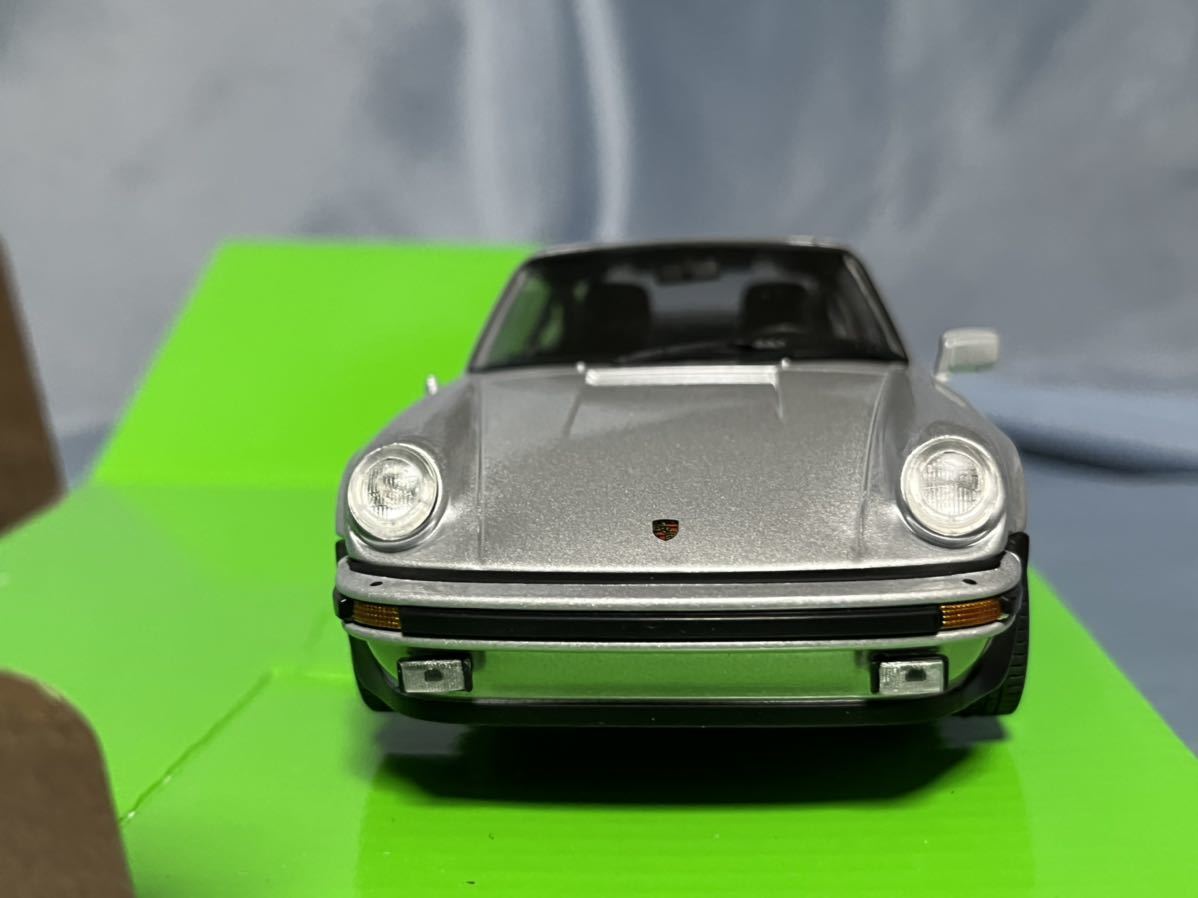  Welly производства Porsche 911 турбо серебряный 1/24