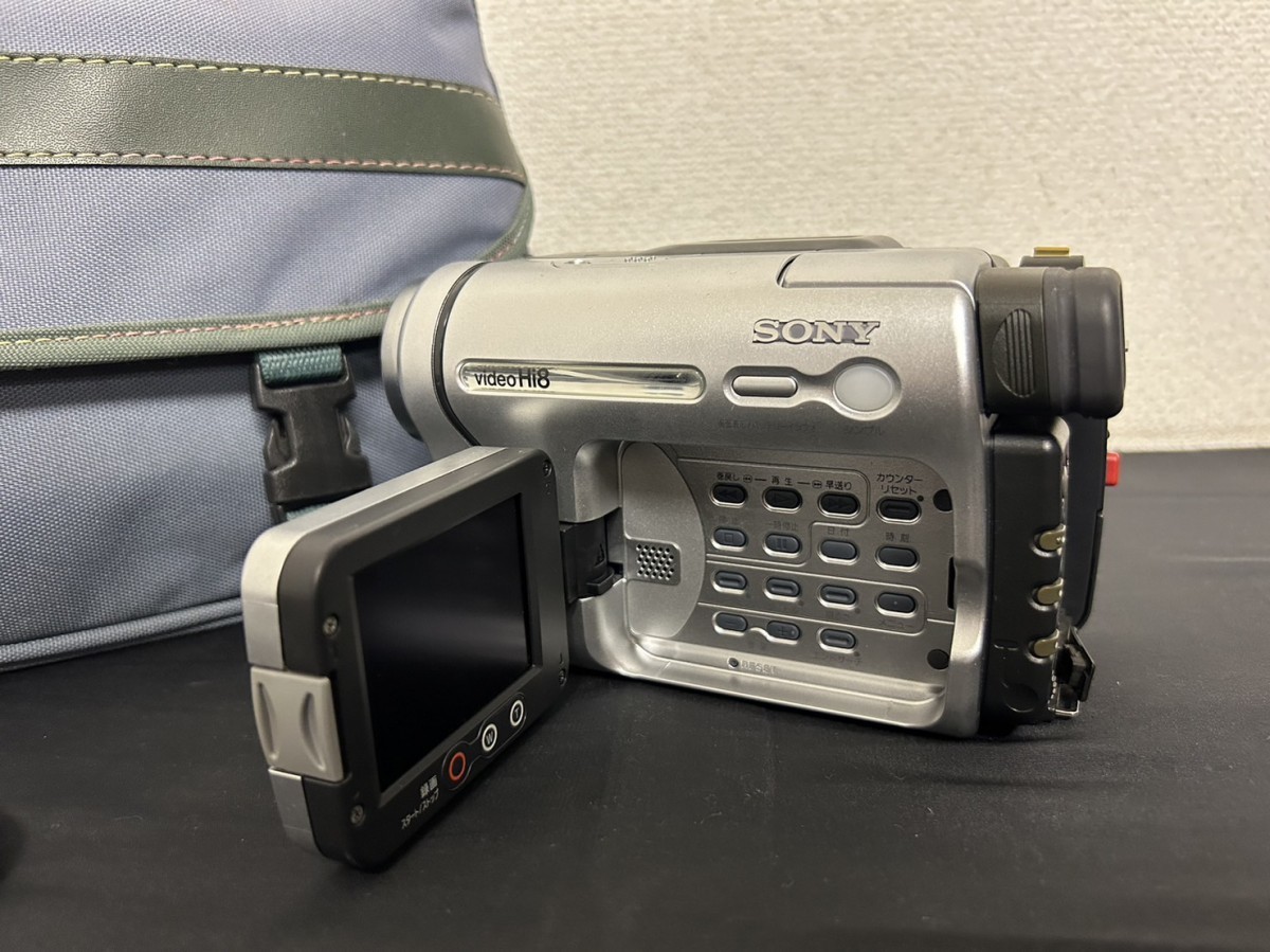 A3　SONY　ソニー　CCD-TRV126　8ミリ　ビデオカメラレコーダー　HANDYCAM　付属品多数　現状品_画像3