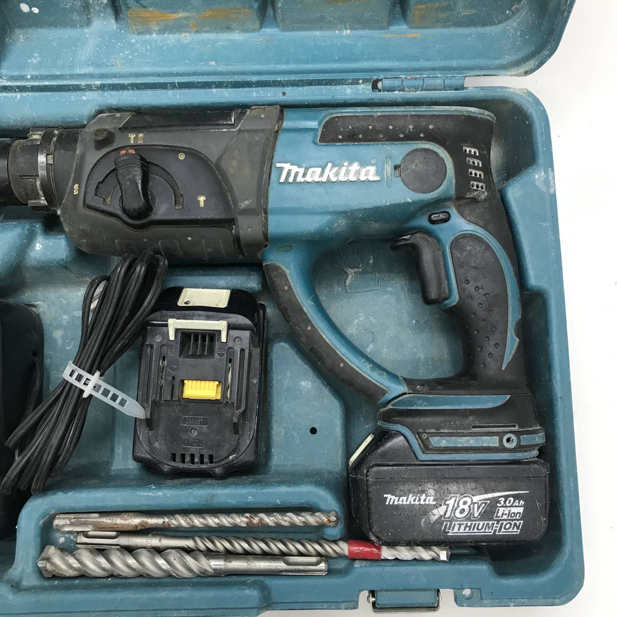 【1円～】Makita マキタ 20ｍｍ充電式ハンマドリル HR202D [バッテリ/充電器付き] 工具 電動工具 DIY 職人 大工【中古品】_画像2