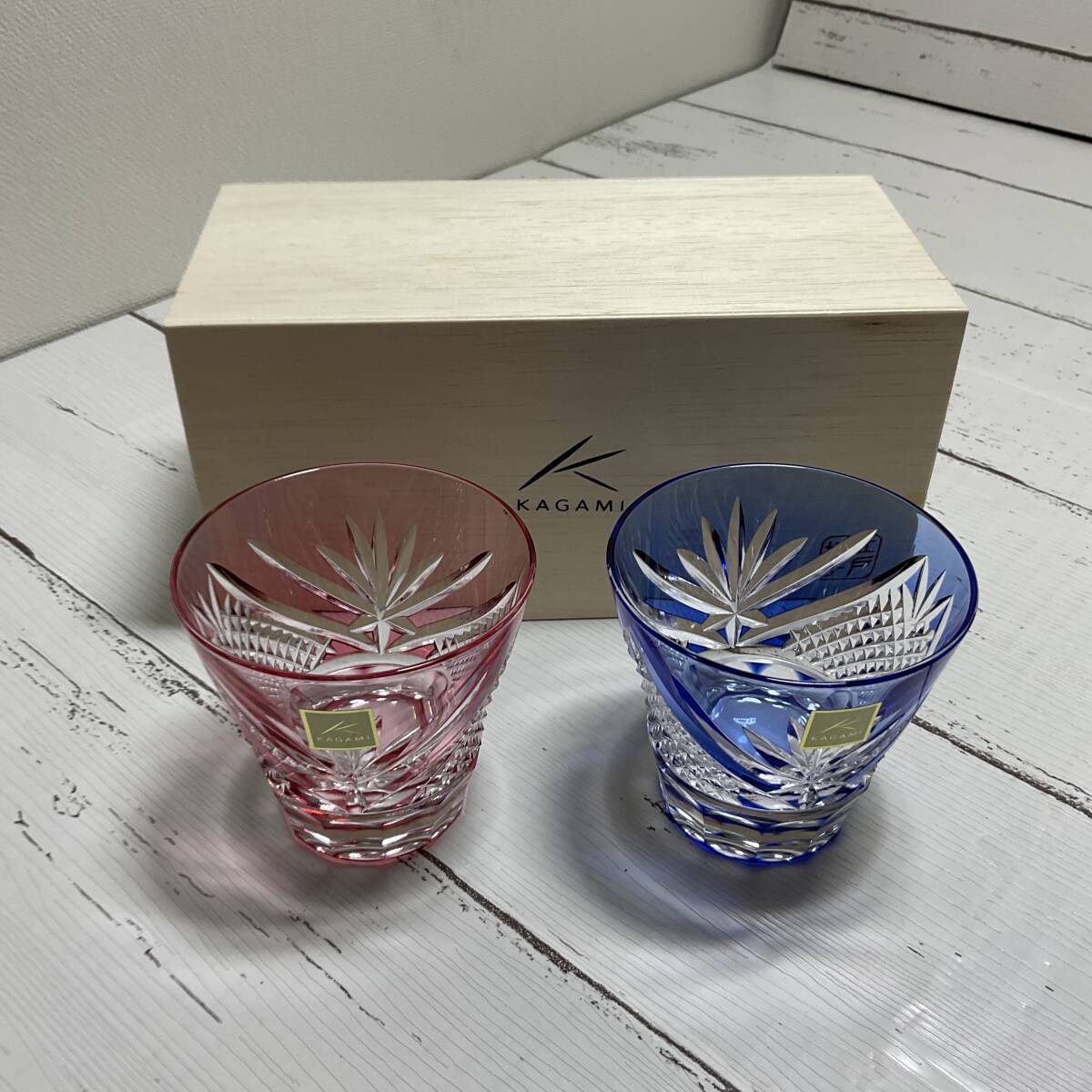KAGAMI カガミクリスタル 江戸切子 ペア冷酒杯 （富士） 青 赤 2客の画像1